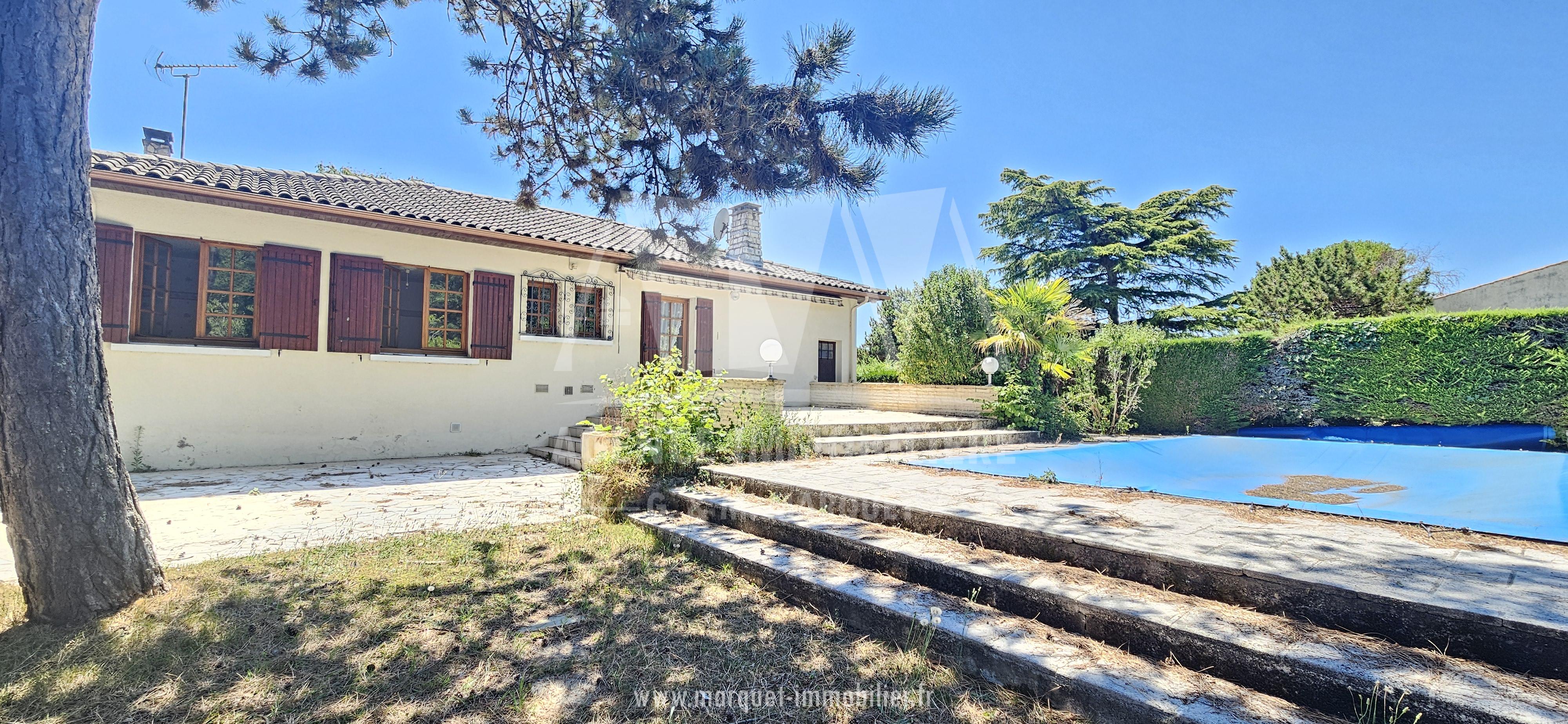 EXCLUSIVITÉ - PUYMOYEN - MAISON DE PLAIN-PIED DE 94 m² + GARAGE 26 m² indép , GARAGE, PISCINE, TERRAIN DE 1200 m²
